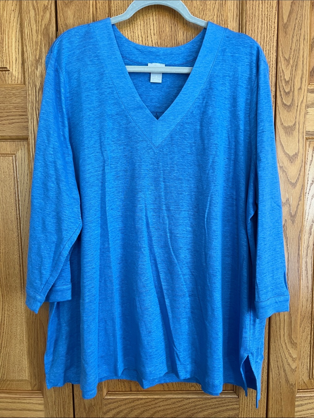 Chicos Size 4 XXL Beautiful Blue V-Neck Women's Top, NWOT